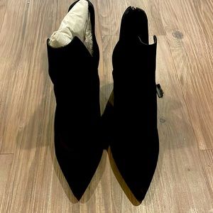 Steve Madden black ankle booties